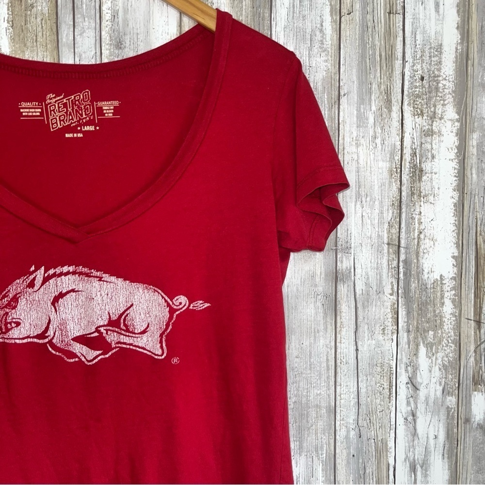 Arkansas Razorbacks Retro Brand V Neck Tee Women’s Large Red Game Day Shirt - Picture 3 of 5